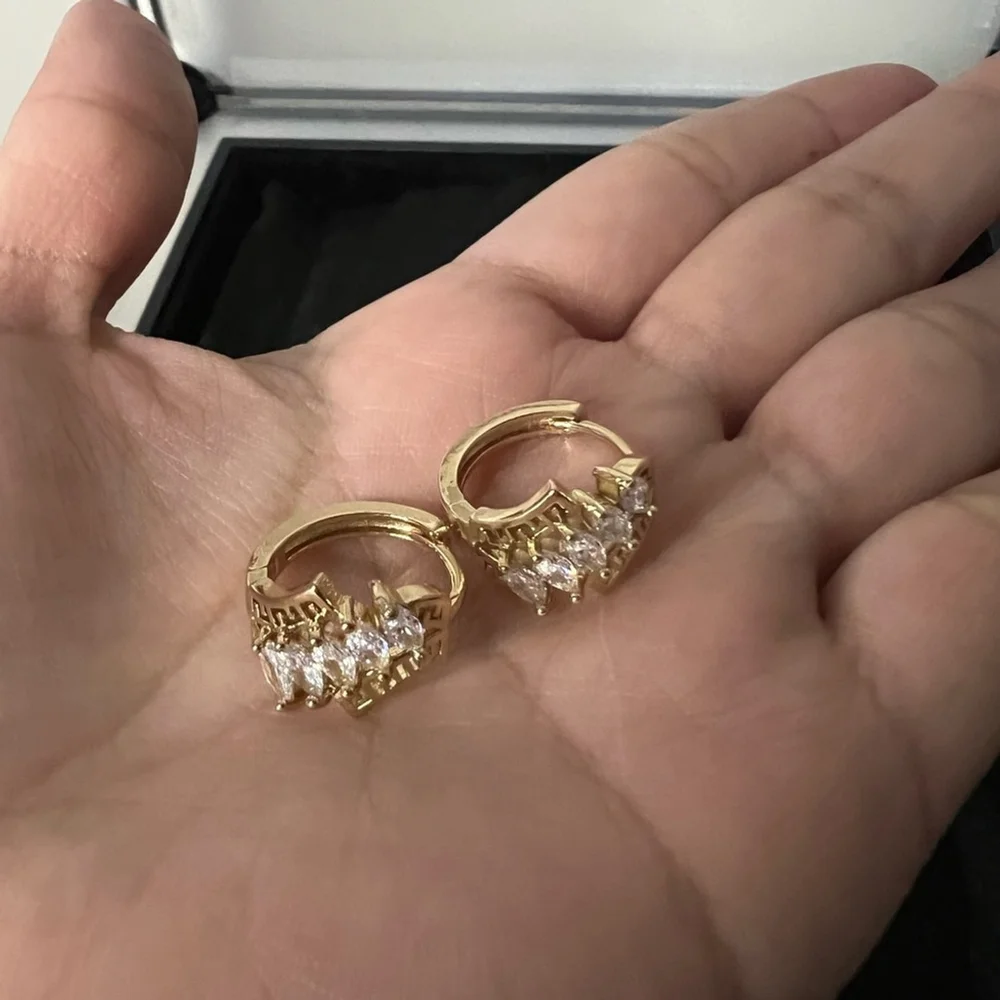 Unbranded 14k gold